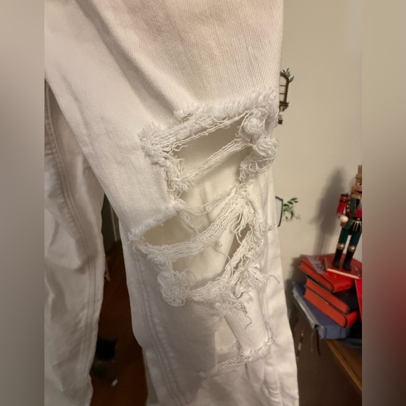 American Eagle Outfitters Cream Ripped Jeans - Picture 5 of 15